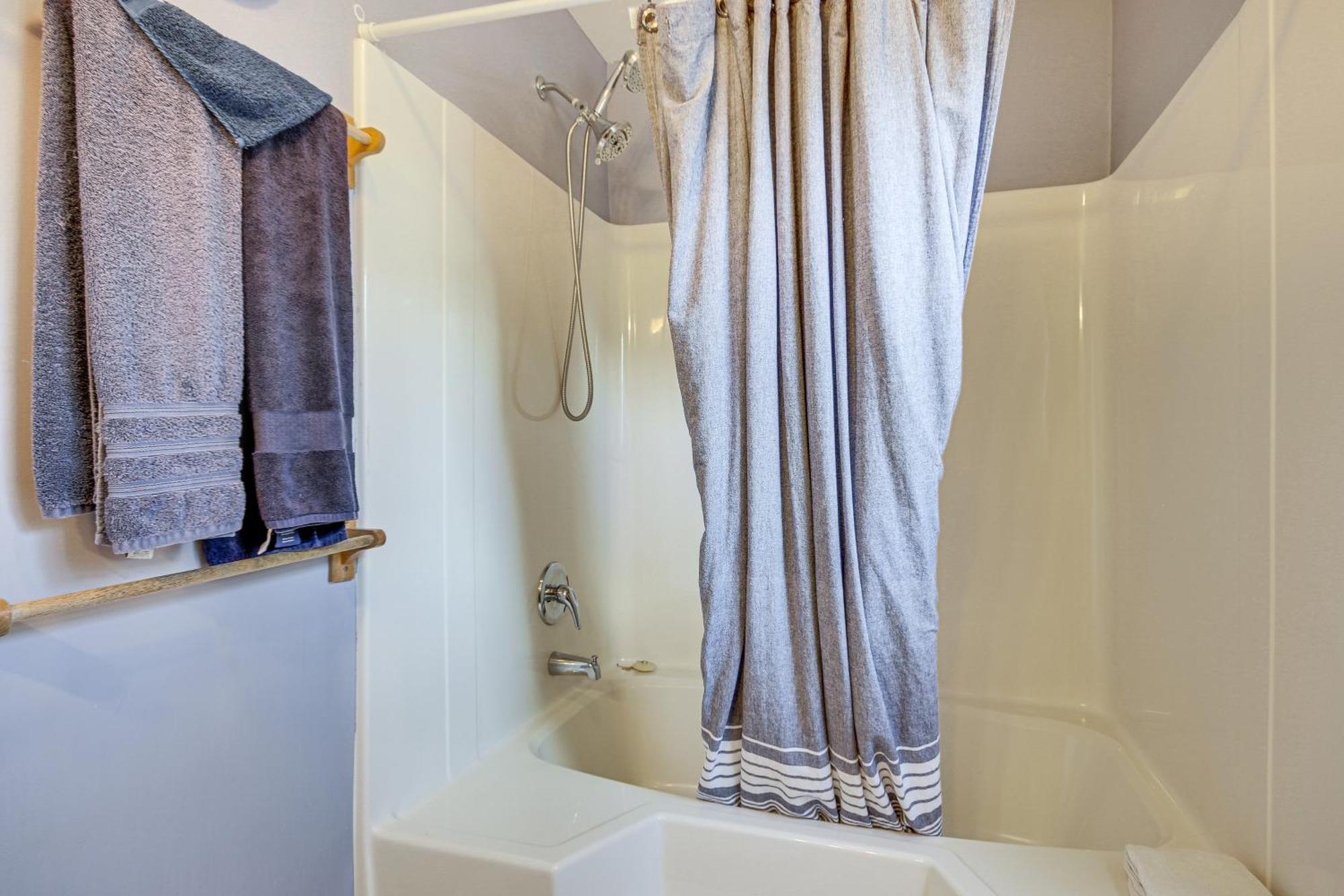 Lake Murray Shores Pet-Friendly Lakehouse View Tower And Fire Pit! מראה חיצוני תמונה