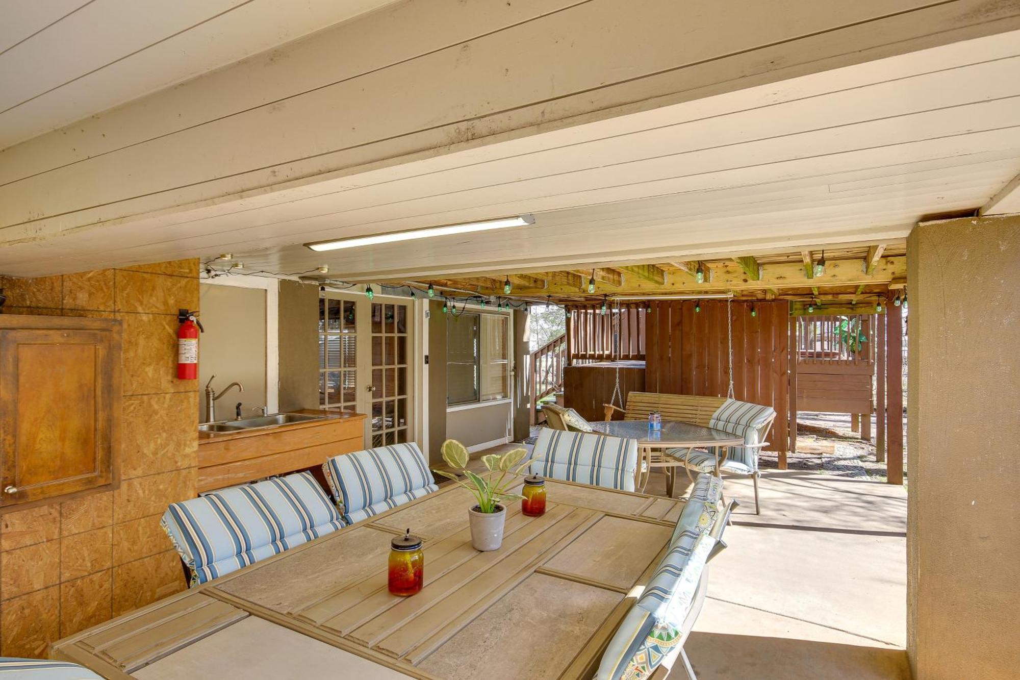 Lake Murray Shores Pet-Friendly Lakehouse View Tower And Fire Pit! מראה חיצוני תמונה