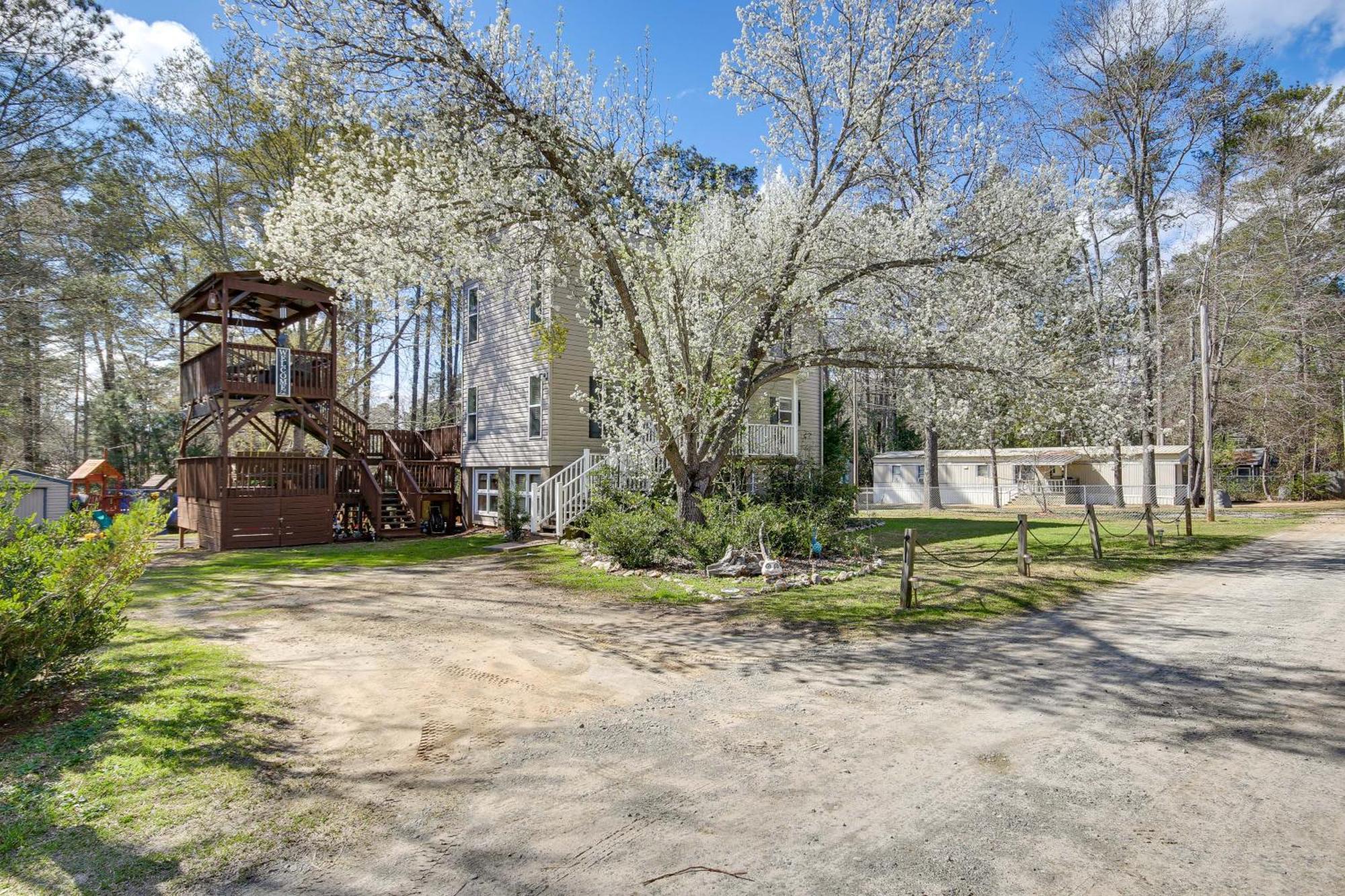 Lake Murray Shores Pet-Friendly Lakehouse View Tower And Fire Pit! מראה חיצוני תמונה